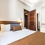 Daire Spacious 4-bedroom In Porto