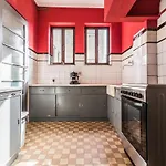 Daire Spacious 4-bedroom In Porto
