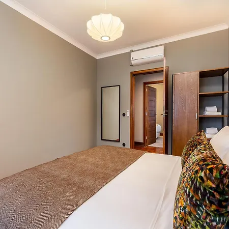 Spacious 4-bedroom In Порту