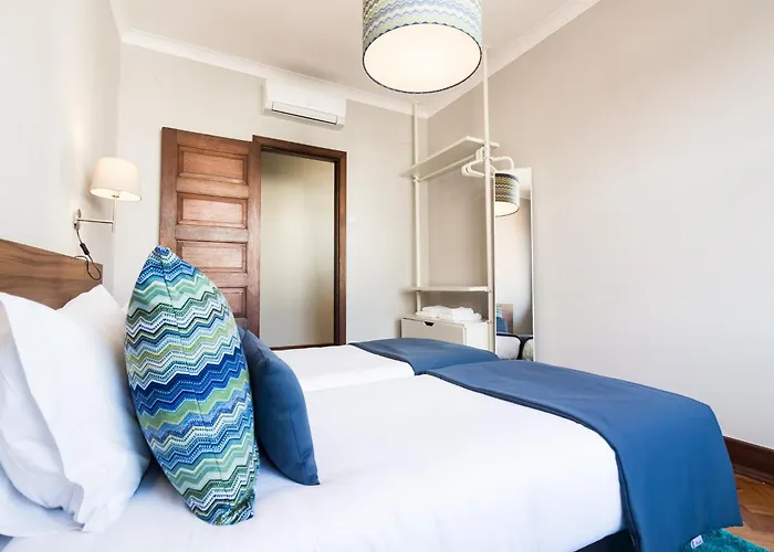 Апартаменты Spacious 4-bedroom In Порту