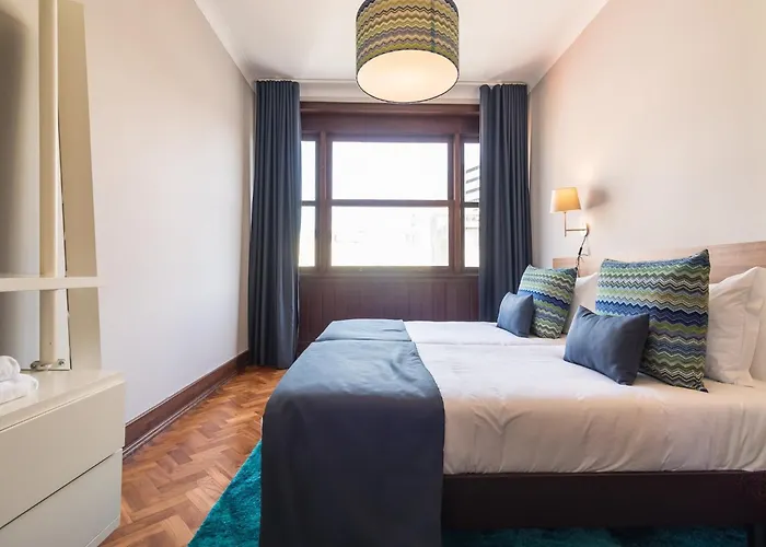 Spacious 4-bedroom In Порту