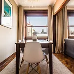Spacious 4-bedroom In Apartman