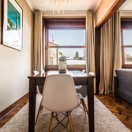 Spacious 4-bedroom In Appartement