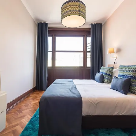 Spacious 4-bedroom In Oporto