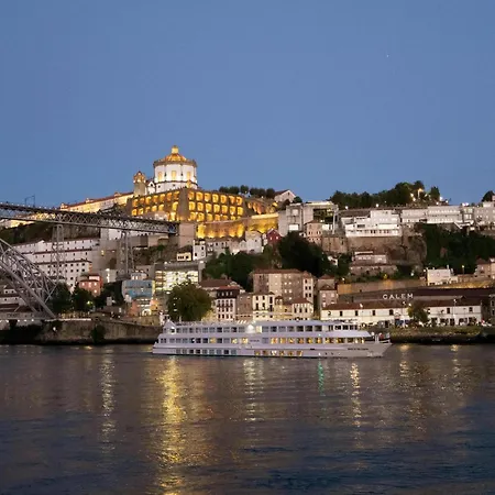 Spacious 4-bedroom In * Porto