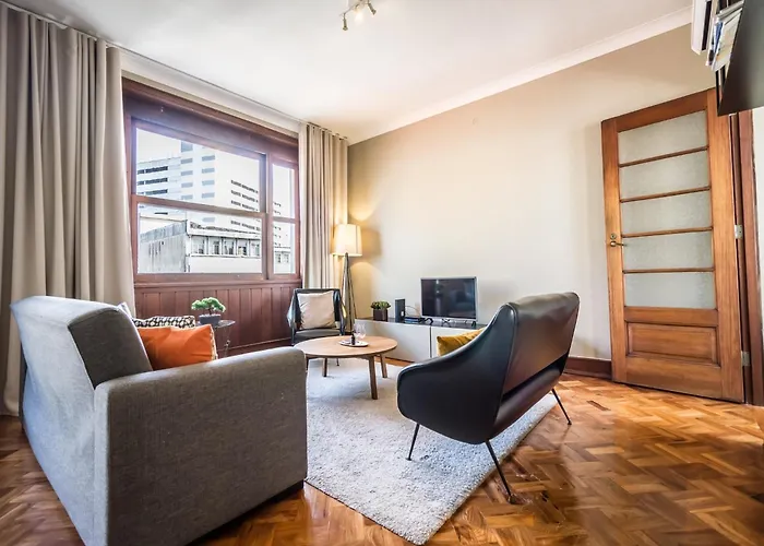 Spacious 4-bedroom In * Porto