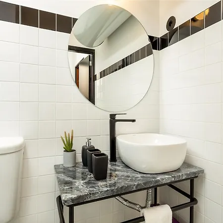 Spacious 4-bedroom In Apartamento *