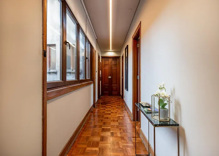 Spacious 4-bedroom In Apartament Porto