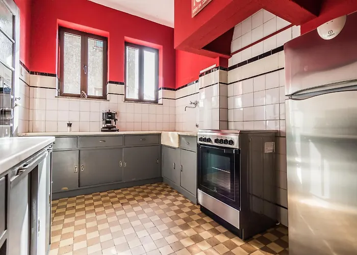 Spacious 4-bedroom In Apartament