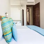 아파트 Spacious 4-bedroom In *