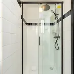 Spacious 4-bedroom In 아파트 *
